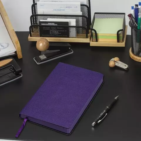 Ежедневник недатированный А5 (138х213 мм.) Brauberg "Stylish" кожзам гибкий 160 л. фиолетовый